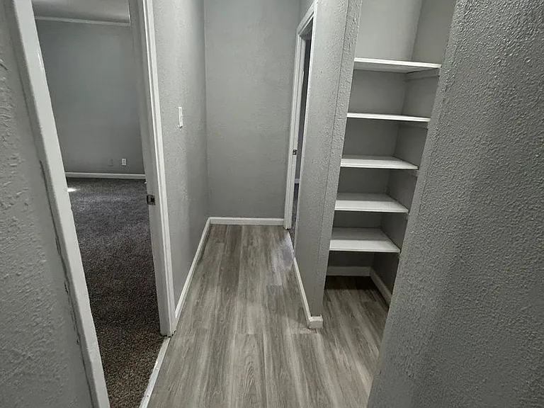 725 Saint Norbert Dr — Photo 6