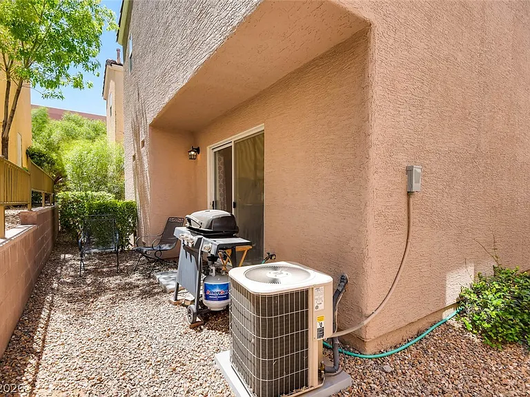 10451 Processor Ct — Photo 25