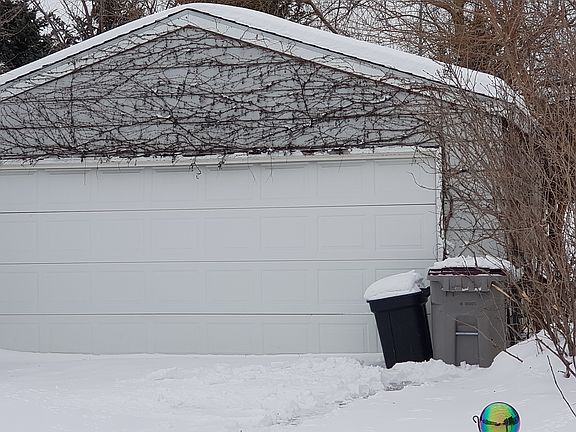 2nd image of 1609 SE Green Park Cir