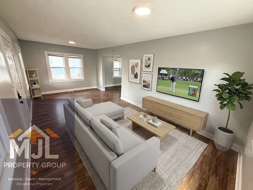 3 bed, 1.0 bath, 1300 sqft, $1,450 — Photo 3