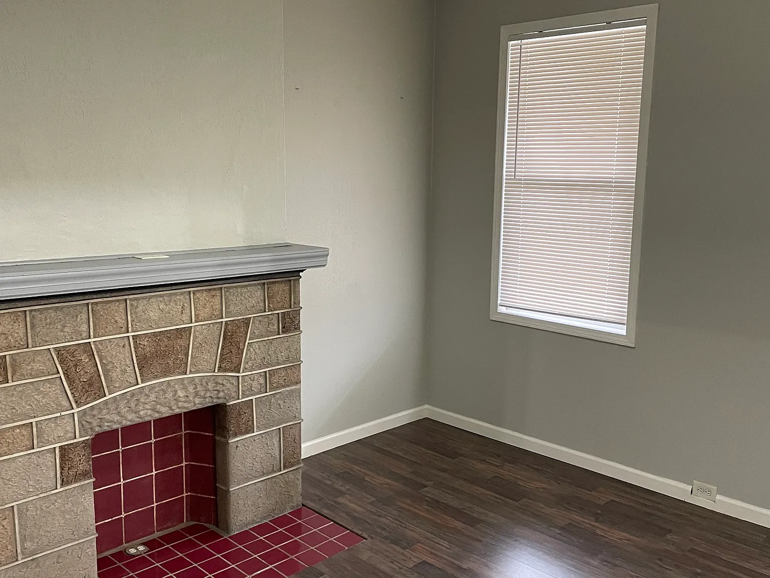 419 Grace St — Photo 3