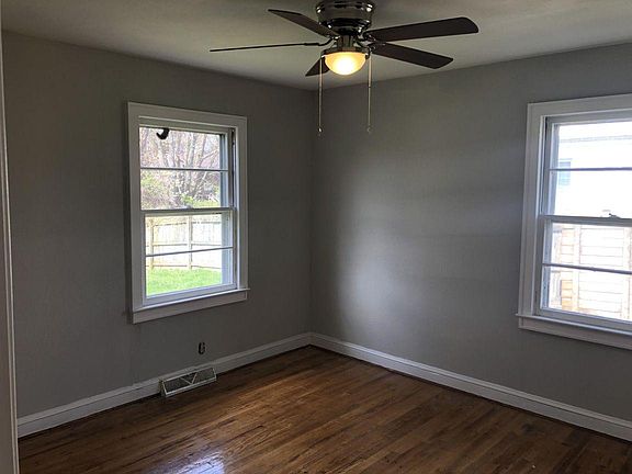 3rd image of 123 Belle Ave
