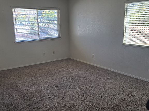 Livingroom Entry