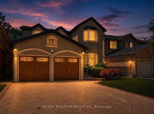 6026 Roxbury Rd, Mississauga, ON L5N 4M7
