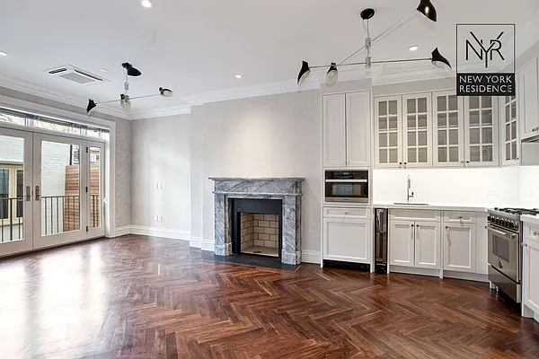 Rented by New York Residence | media 33