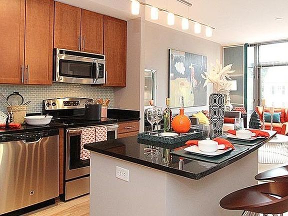 2nd image of 2001 Clarendon Blvd APT 209