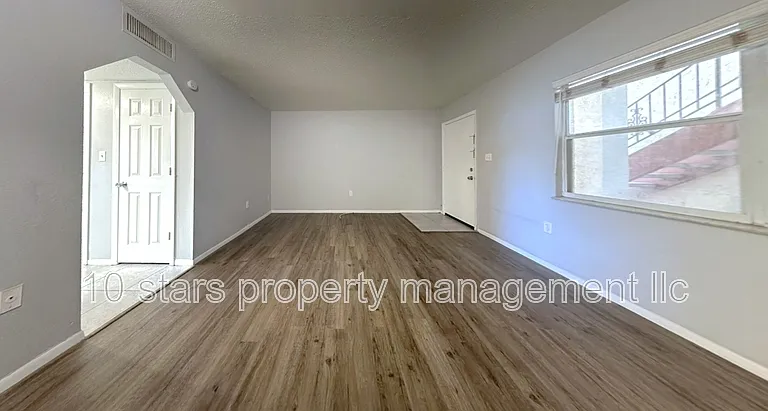 4725 39th Ave N #104 — Photo 10