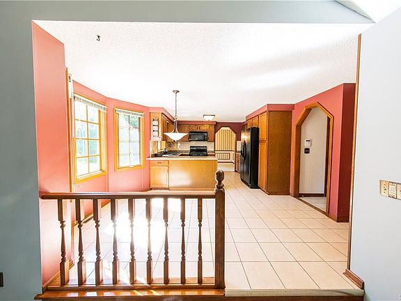 4th image of 57 Foxfire Dr