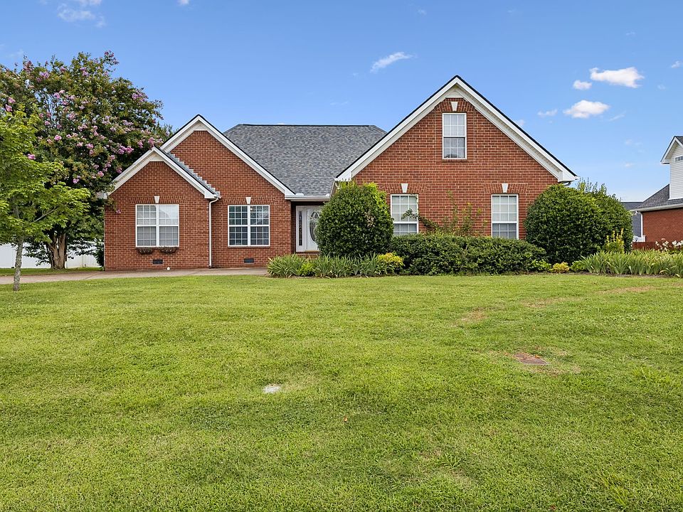 1st image of 371 Sayre Ln