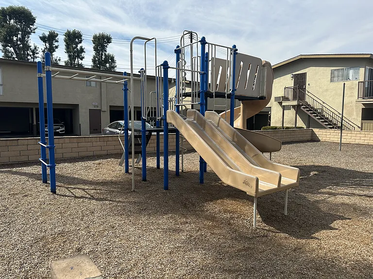 Arroyo Vista Apartments — Photo 12