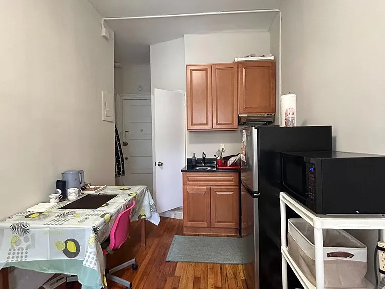 318 W 106th St #4FW — Photo 2