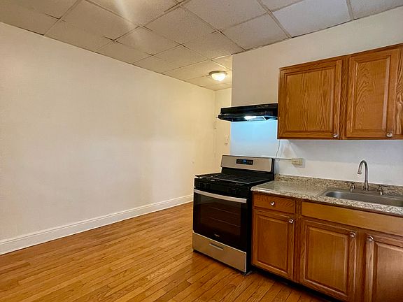 5th image of 445 52nd St APT 3