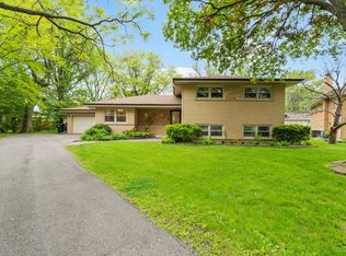 825 Lacrosse Ct, Wilmette, IL