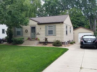 3351 Zinran Ave S, Saint Louis Park, MN 55426