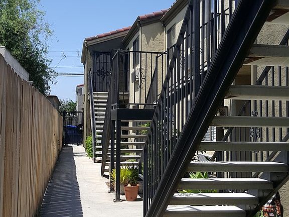 2nd image of 4026 Arizona St APT 5