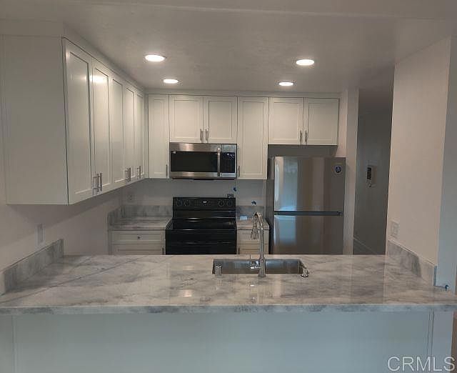 1st image of 125 Candice Pl