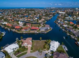 392 Copperfield Ct, Marco Island, FL 34145
