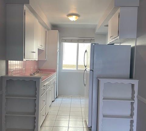 3rd image of 1227 N Hayworth Ave #W1g3b5161