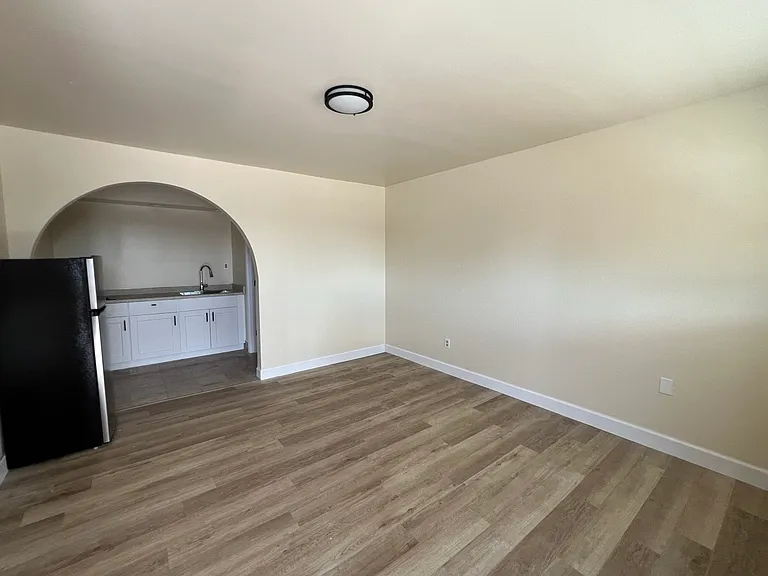 Farmington Flats — Photo 4