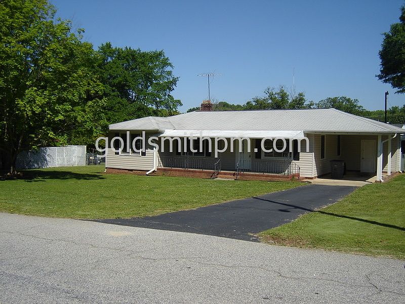 1st image of 6 Aiken Cir