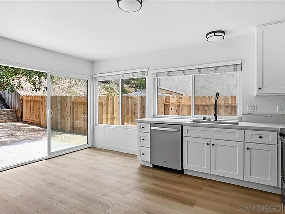 4th image of 1507 Lower Lake Ct