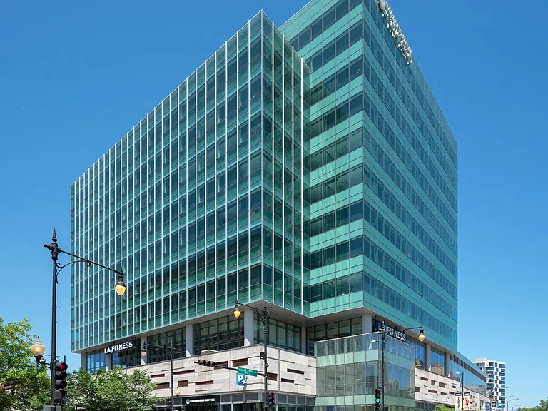 Twin Towers Apartments — Photo 19