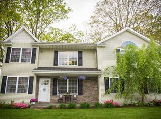 16 Oxalis Rd, Rocky Point, NY 11778