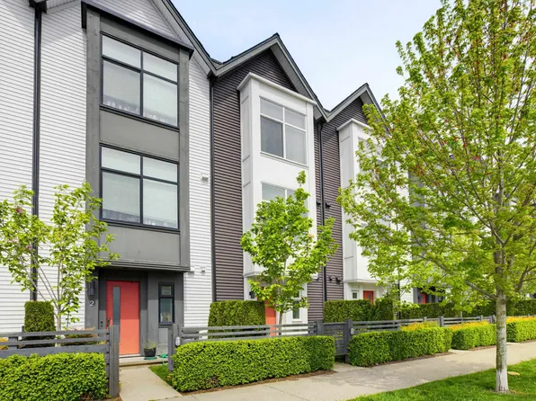 17555 57a Ave #3, Surrey, BC V3S 7V2