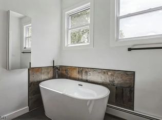 326-328 S Spring St, Elizabeth, NJ 07201