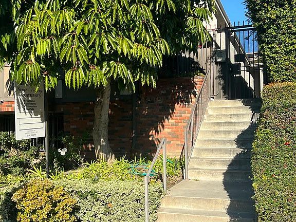 5th image of 1608 Greenfield Ave APT 205