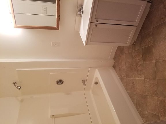 2nd image of 1942 Smith St #2