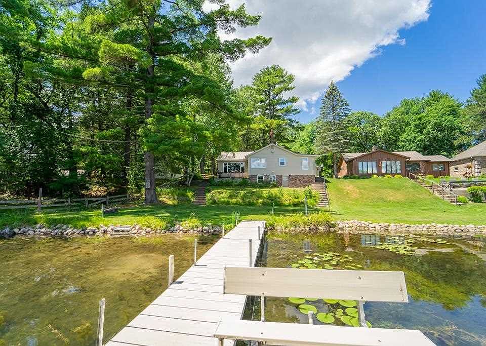 N2494 W Miner Dr, Waupaca, WI 54981 Zillow