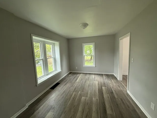 1155 Ward St NW — Photo 2