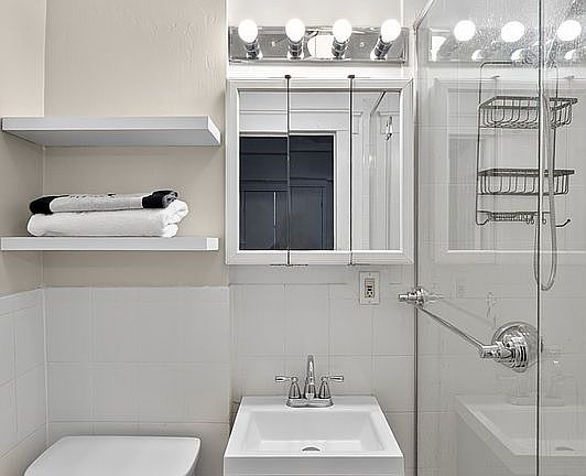 5th image of 25 W 64th St APT 4D