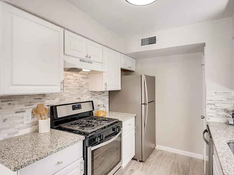 822 Sahara Ave #B — Photo 1