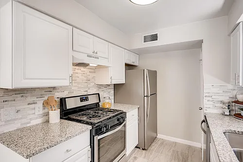822 Sahara Ave #B Photo 1