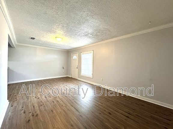4th image of 237 Helen Ave #E
