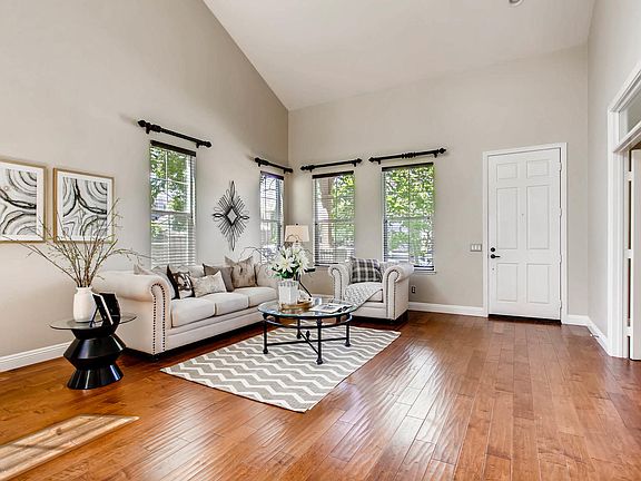 3rd image of 1428 Dolphin Ct