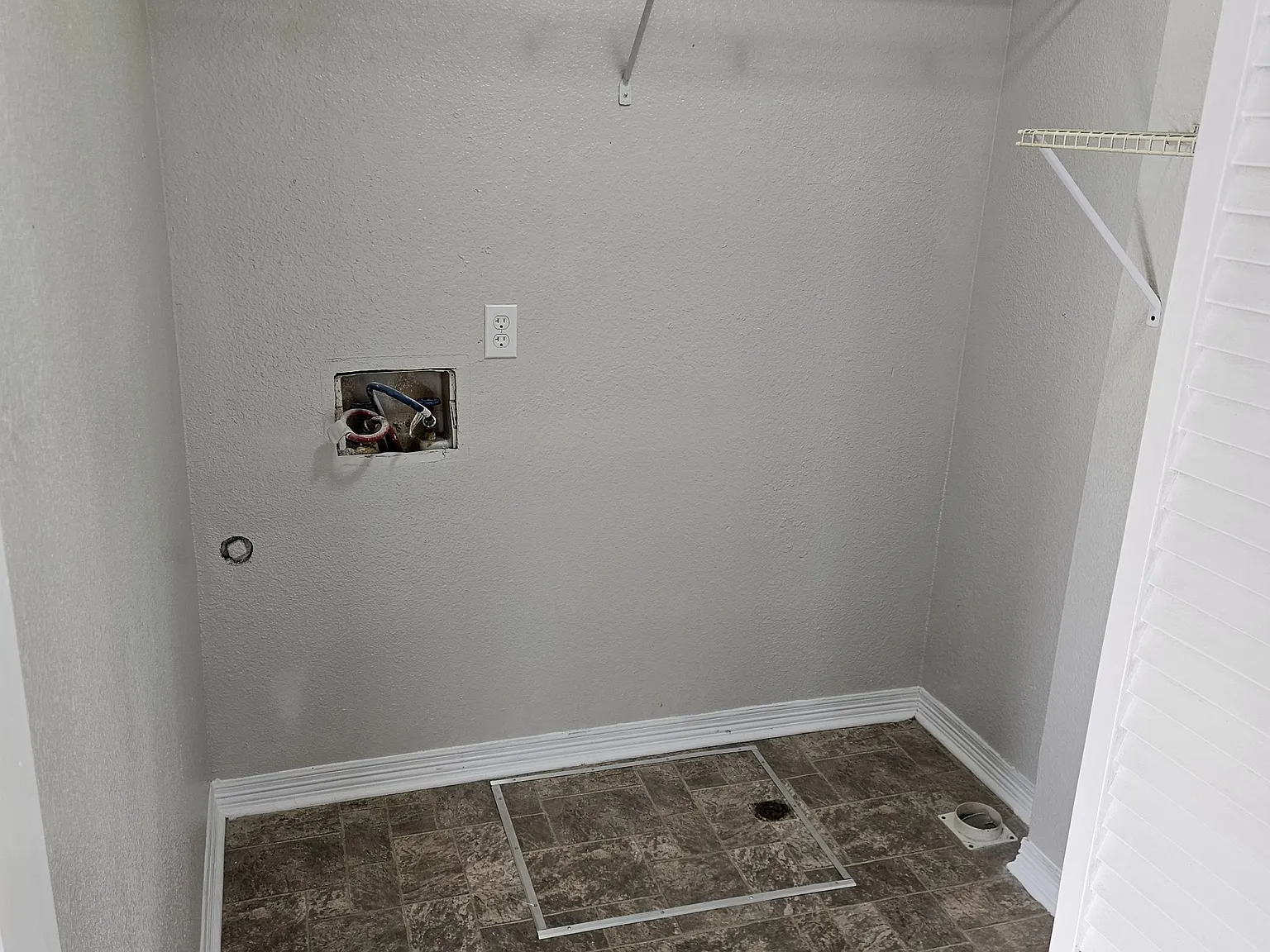 3 bed, 1100 sqft, $1,250 — Photo 4