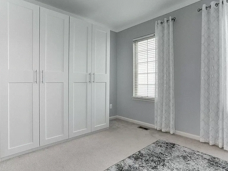 22832 Goldsborough Ter — Photo 14