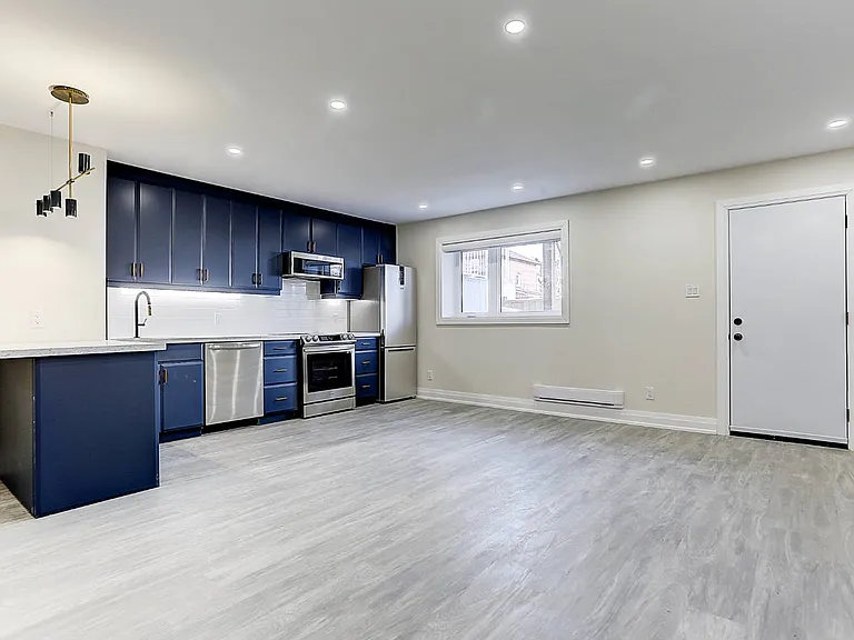 2071 Keele St #LOWER — Photo 7