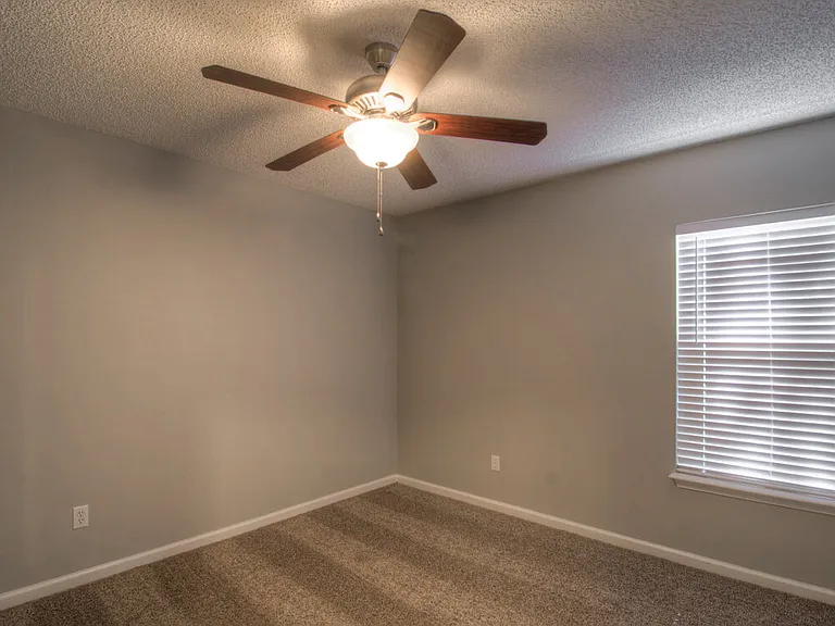 12630 Richfield Blvd — Photo 9