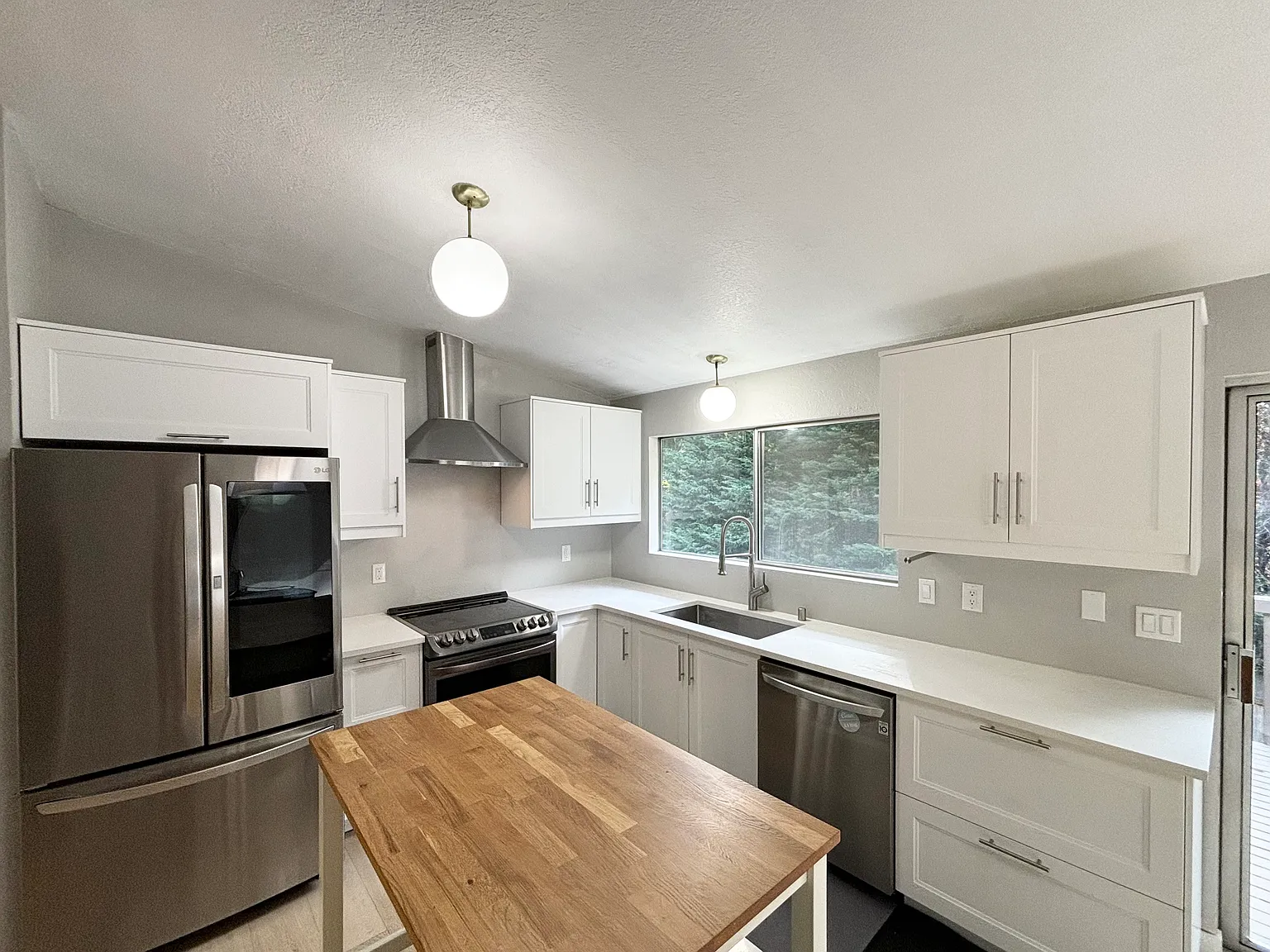 9211 169th Pl NE — Photo 1