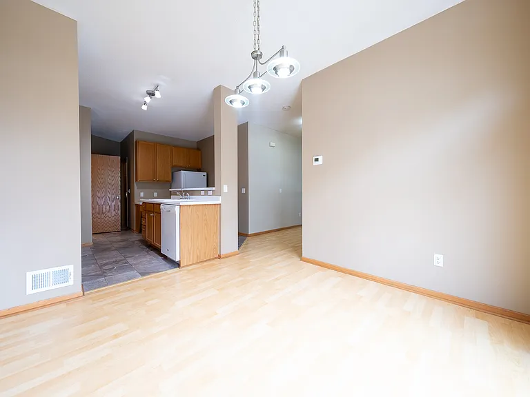 2750 Mallard Dr — Photo 4