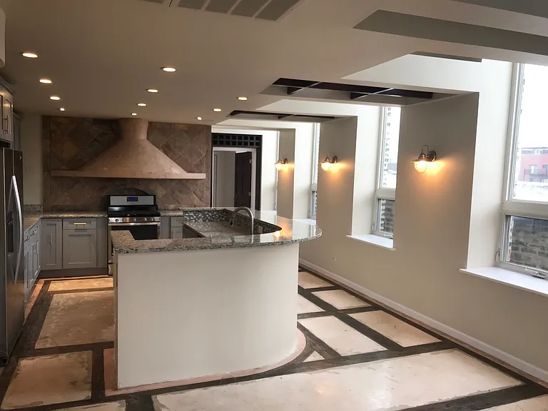 1312 N Clybourn Ave #3R — Photo 3