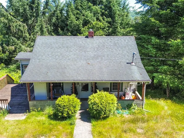 2601 Willapa Road, Raymond, WA 98577