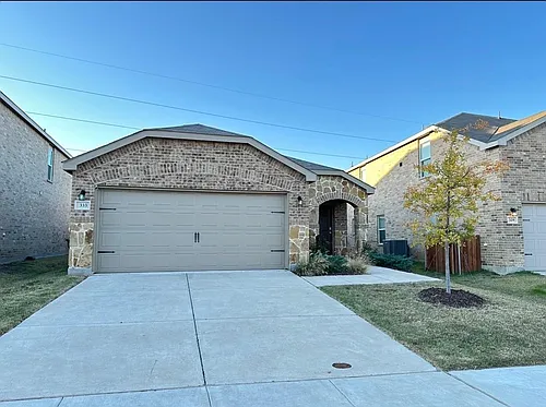 333 Grenada Lake Dr Photo 1