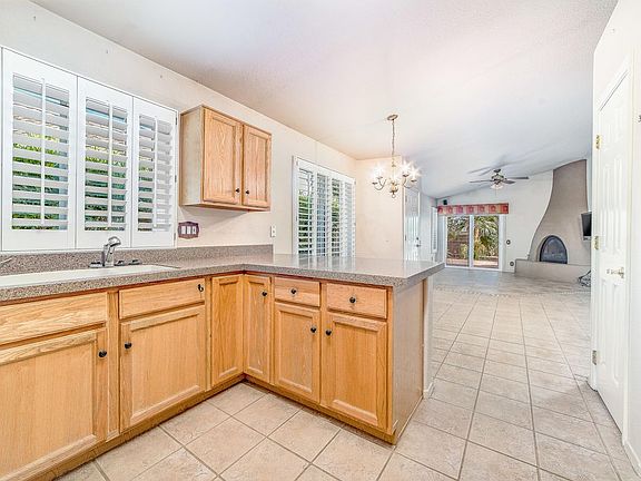 4th image of Pm307 W Bluffs Peak Ct #2589