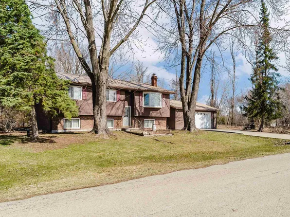 8480 Shirley Ct, Winneconne, WI 54986