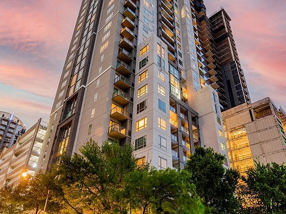 31 floor boutique high-rise featuring luxury apartments